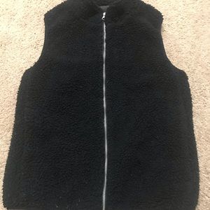 Black Mossimo sherpa vest, size small
